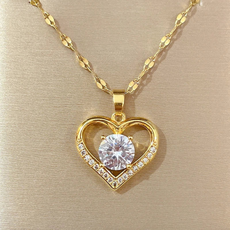 Artificial Gems Heart Pendant Necklace